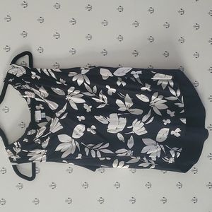 A New Day Large Womans B&W Floral Tank